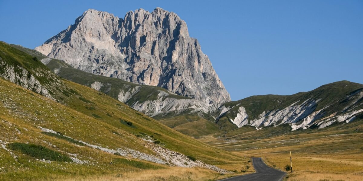 Itinerari moto Abruzzo: 7 percorsi tra Gran Sasso, Maiella e mare