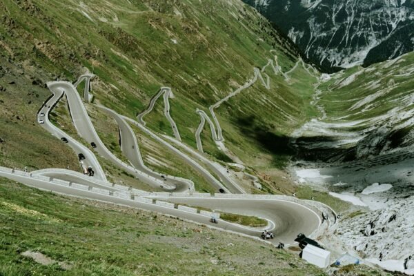 Itinerari moto Lombardia: 7 percorsi tra passi, laghi e valli