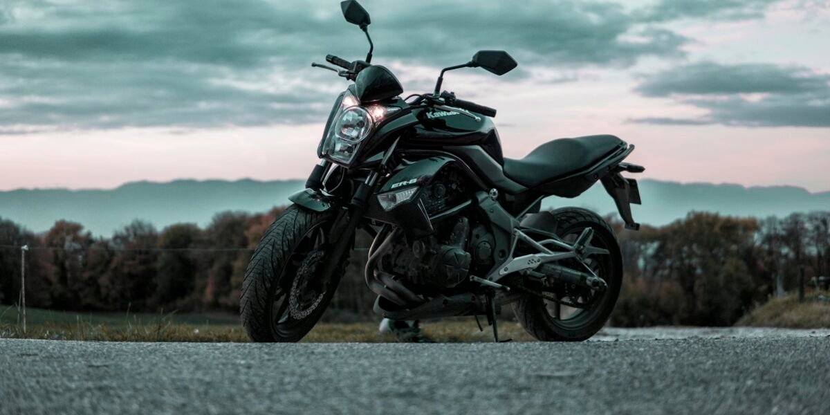 Passaggio di proprietà moto: quanto costa, documenti e come si fa