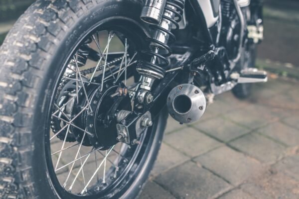 Motorcycle Flat Tire — and the Line in Dunlop’s Own Manual That Says Never Plug It From Outside